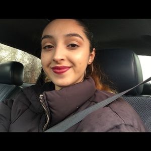 Meet your Posher, Olivia